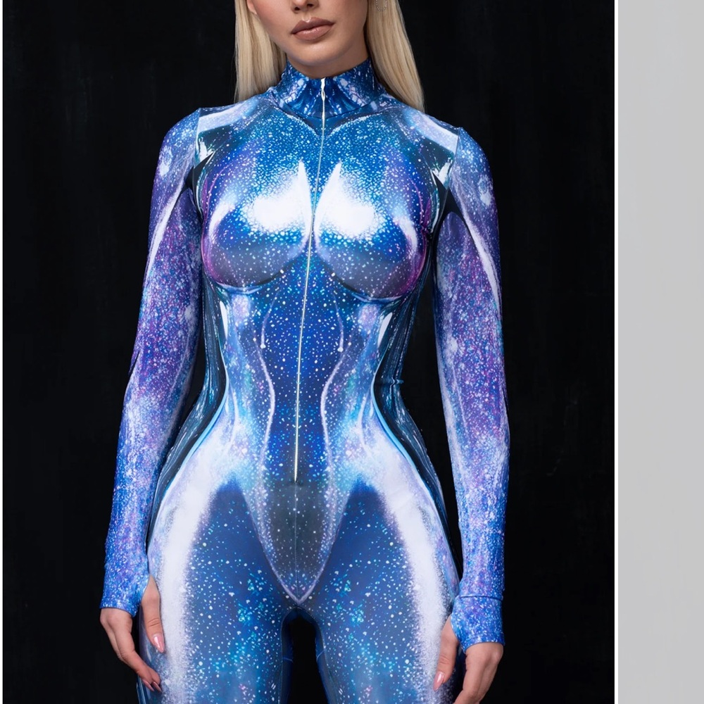 BADINKA ICEPEAK COSTUME- BRAND NEW
NEVER WORN

Women's Blue Galaxy print